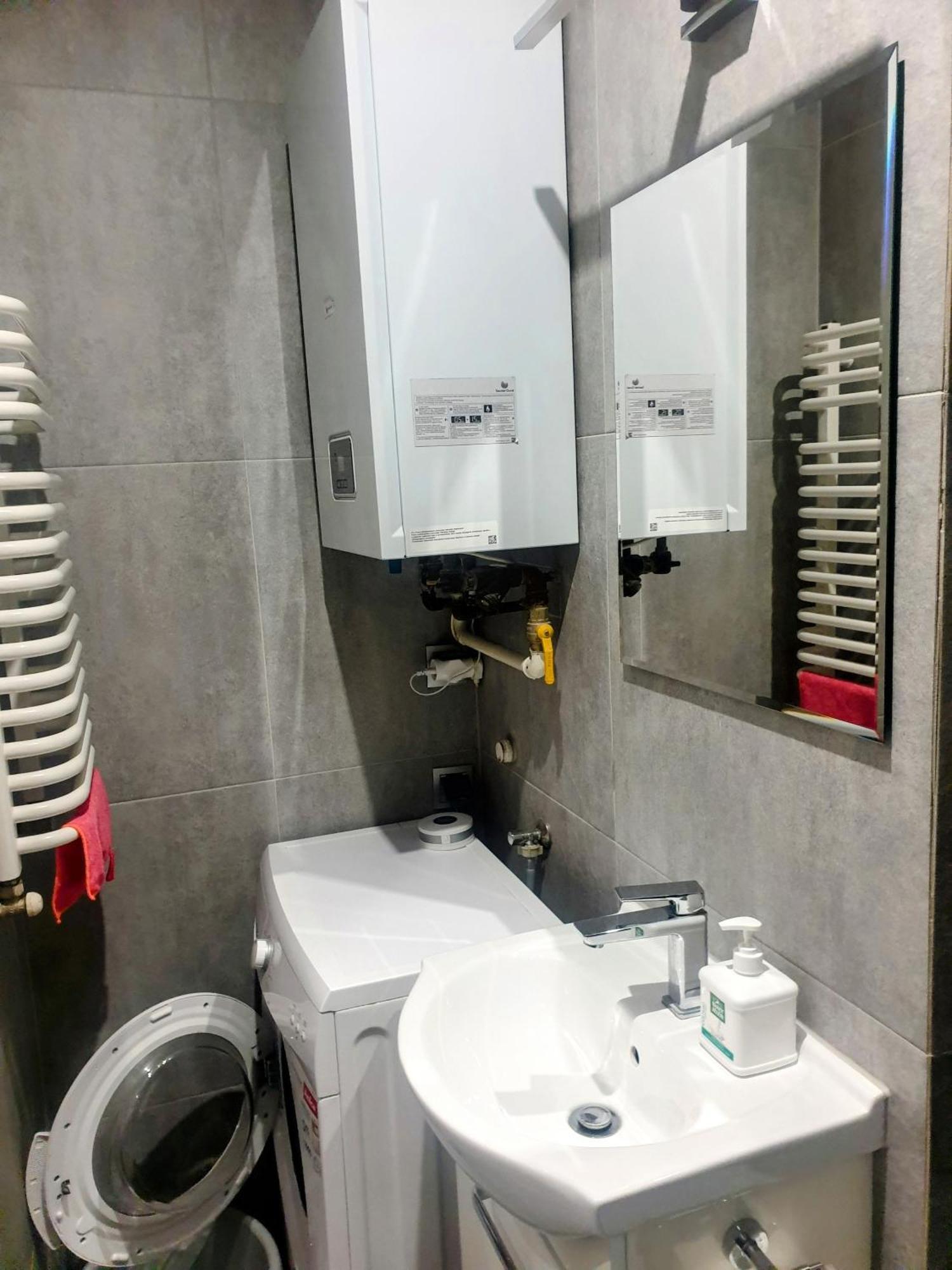Apartment - Blisko Centrum - Podgorze, Kuchnia, Lazienka, Sypialnia Z Dwoma Lozkami